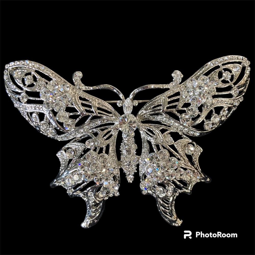 Crystal Butterfly Pin/Brooch 🦋